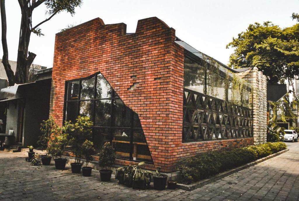 Amos Cozy Hotel Melawai Jakarta Bagian luar foto