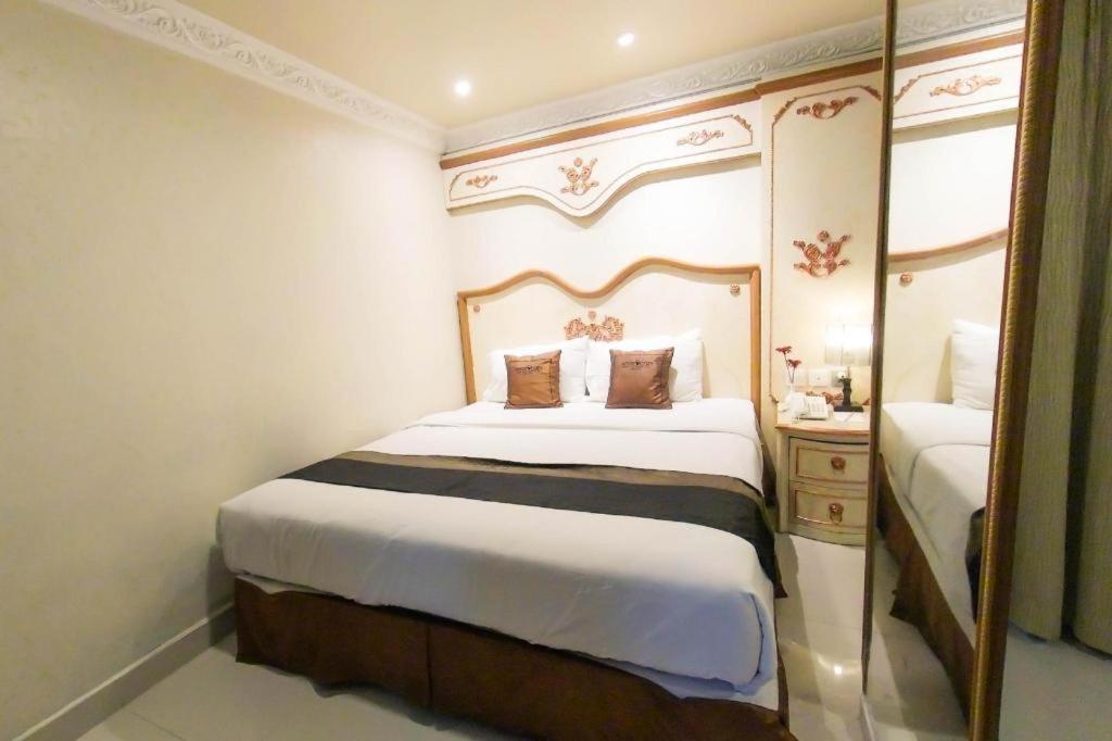 Amos Cozy Hotel Melawai Jakarta Bagian luar foto