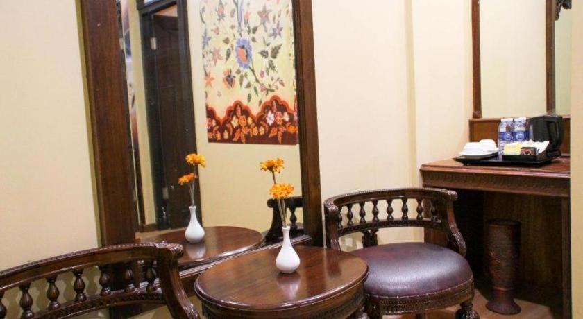 Amos Cozy Hotel Melawai Jakarta Bagian luar foto